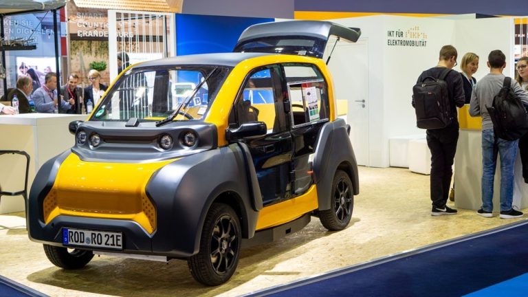 Mastering the Digital Challenges in Urban and Rural Areas