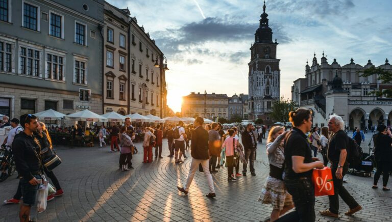 Poland Footfall Data: Busiest Streets, Tourist Hotspots and Shopping Centres